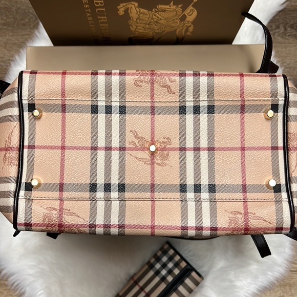 Burberry Canterbury Haymarket Bag 🌸🌸 - Picture 7 of 16